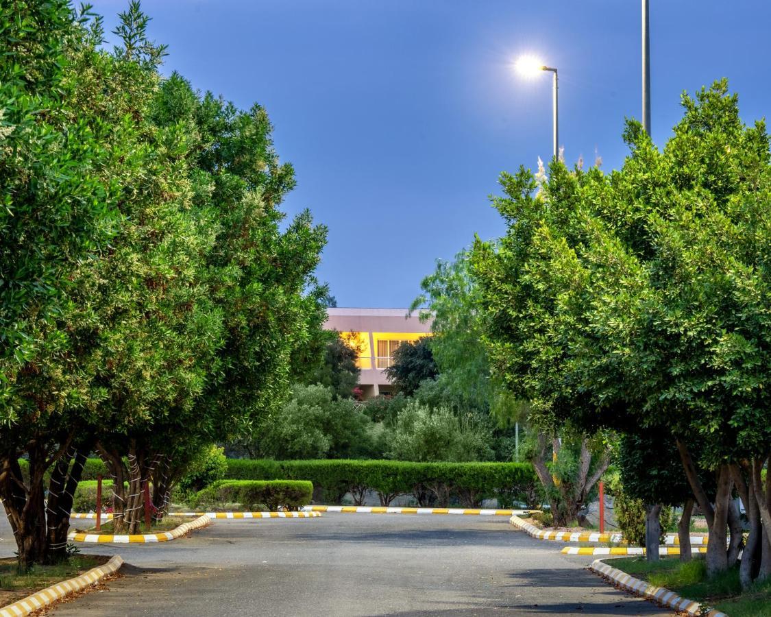 אבהא Airport Hotel And Resort מראה חיצוני תמונה